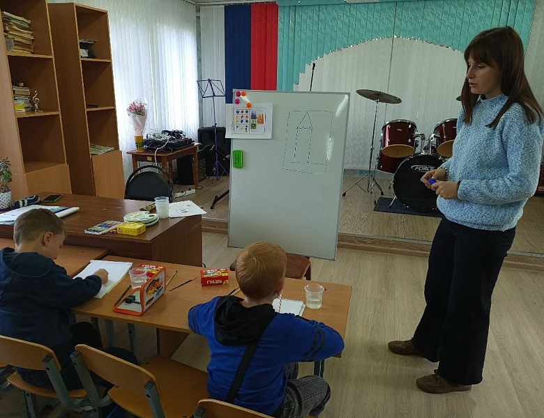 Дорогие родители и юные художники!